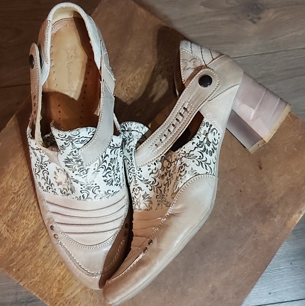 Maciejka  Elegant Cream Shoes